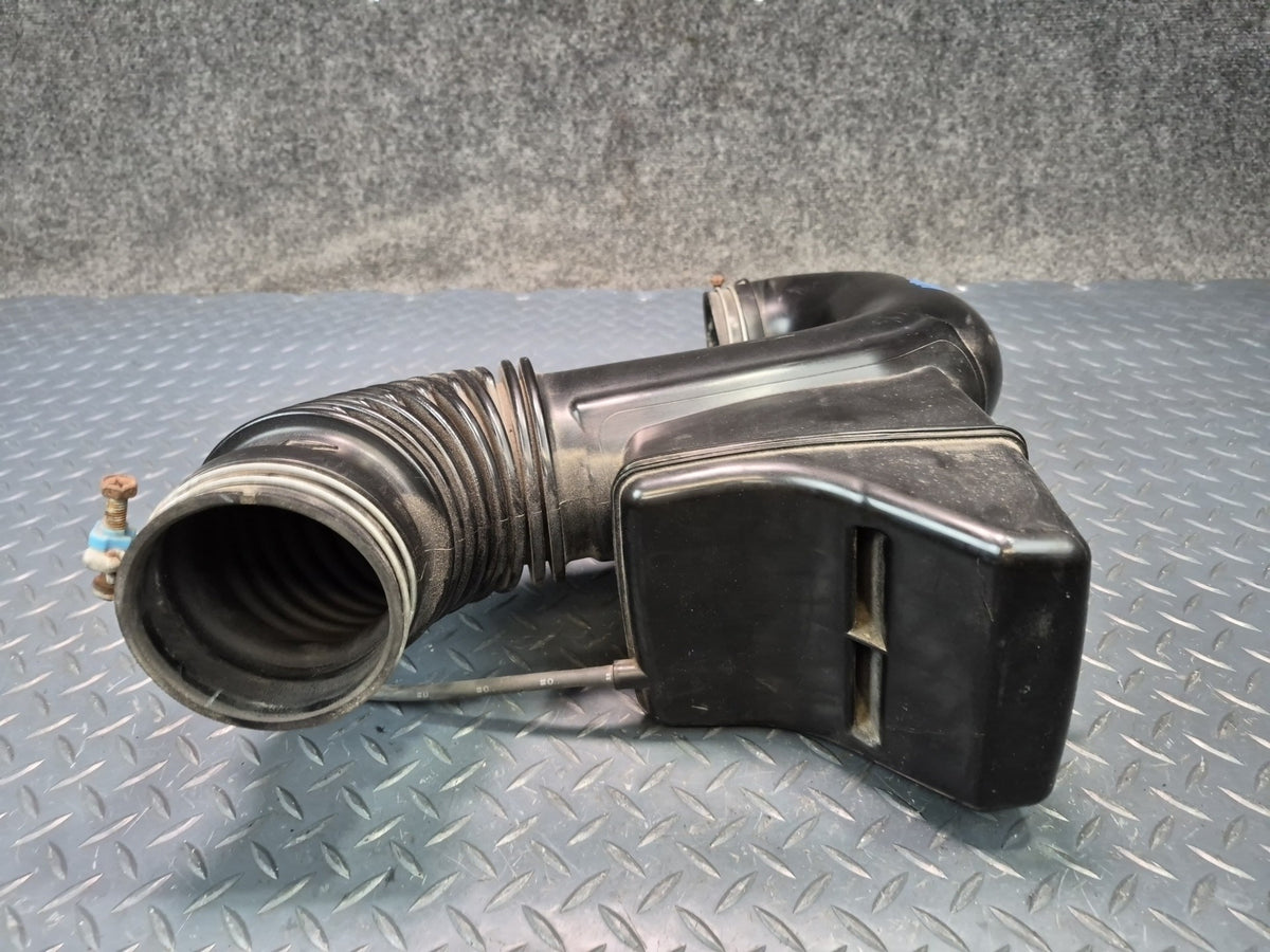 2003-2005 Lexus UZJ120L GX470 Air Intake Resonator Hose Pipe Line