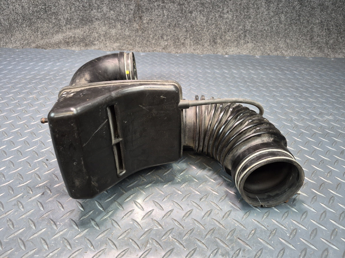 2003-2005 Lexus UZJ120L GX470 Air Intake Resonator Hose Pipe Line