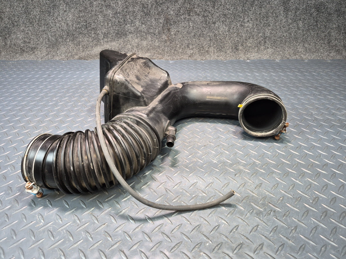 2003-2005 Lexus UZJ120L GX470 Air Intake Resonator Hose Pipe Line