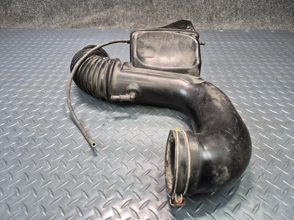 2003-2005 Lexus UZJ120L GX470 Air Intake Resonator Hose Pipe Line