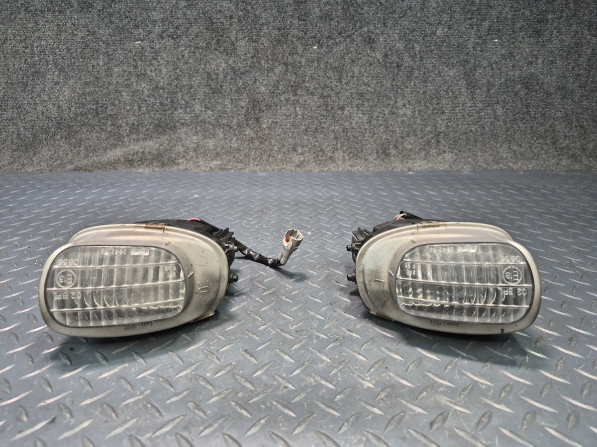 02-10 Lexus SC430 UZZ40L Set of 2 Front Bumper Left & Right Fog Light Lamp OEM