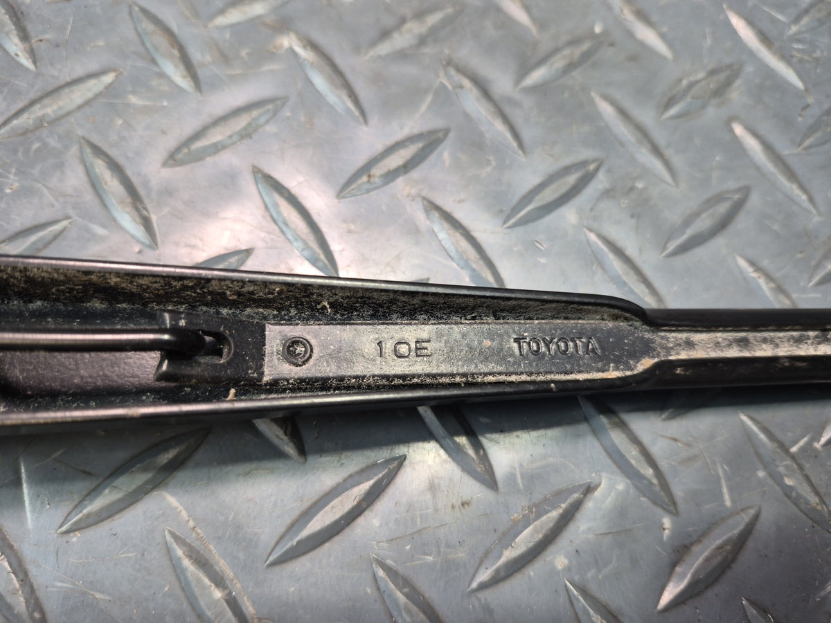 2003-2009 Lexus UZJ120L GX470 Front Left & Right Wiper Arm Set of 2
