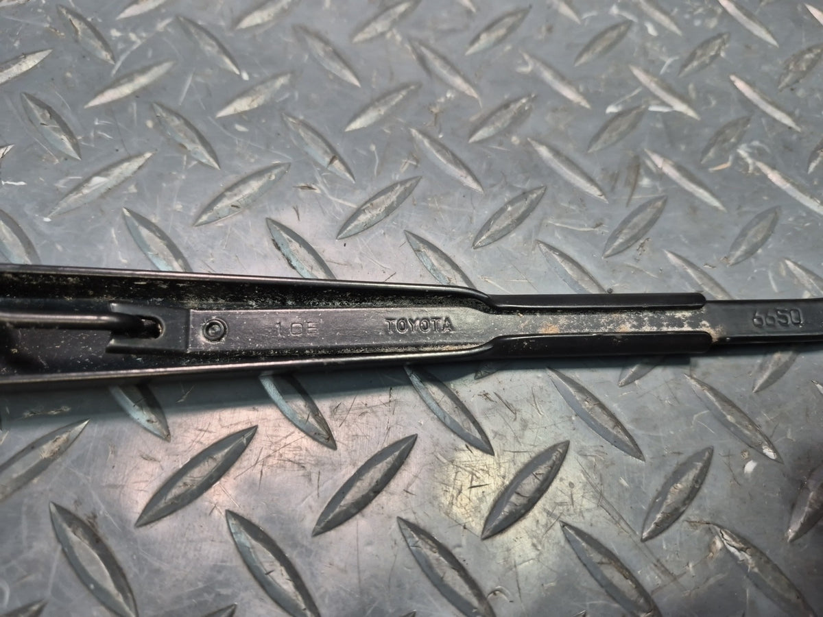 2003-2009 Lexus UZJ120L GX470 Front Left & Right Wiper Arm Set of 2