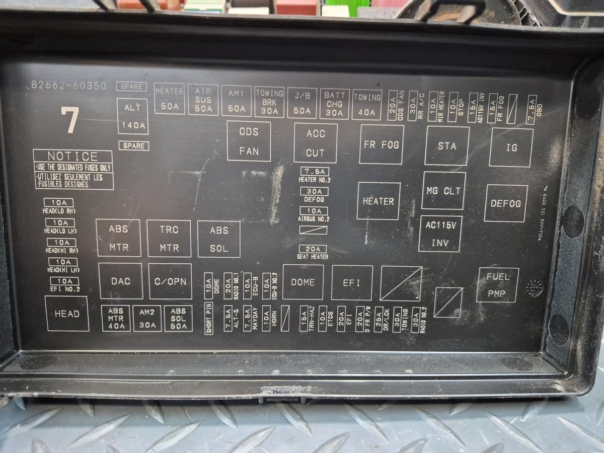 2003-2005 Lexus UZJ120L GX470 Engine Bay Fuse Relay Box Module Unit