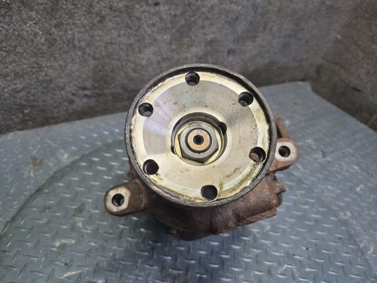 01-06 BMW E46 330i 330Ci M/T Rear Differential Carrier 3.07 Ratio 7511191 OEM