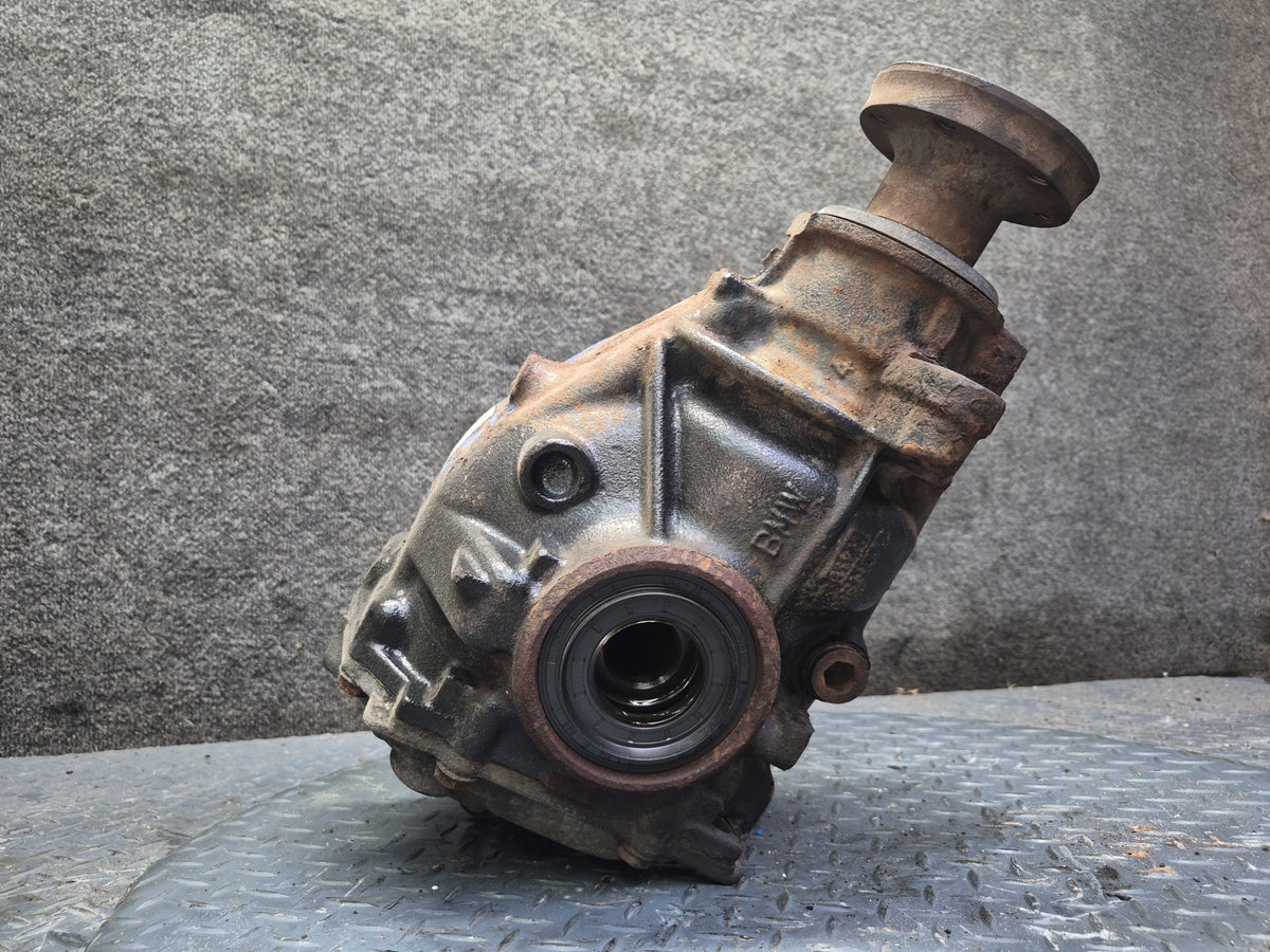 01-06 BMW E46 330i 330Ci M/T Rear Differential Carrier 3.07 Ratio 7511191 OEM