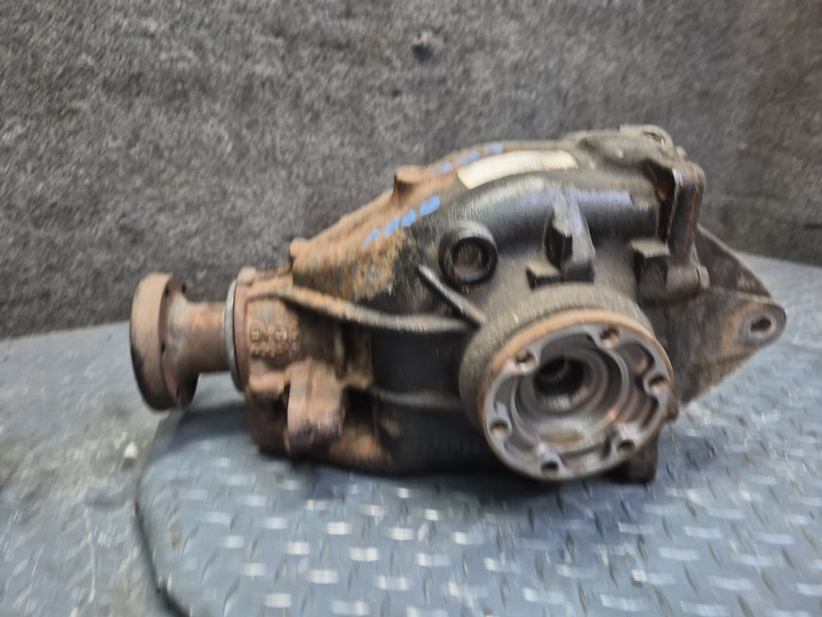 01-06 BMW E46 330i 330Ci M/T Rear Differential Carrier 3.07 Ratio 7511191 OEM
