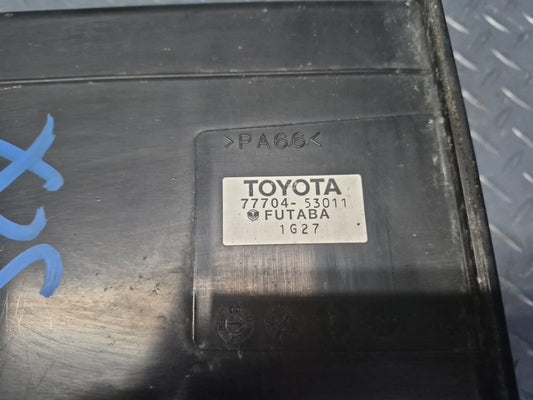 02-05 Lexus UZZ40L SC430 Fuel Evap Vapor Charcoal Canister w Sensor OEM