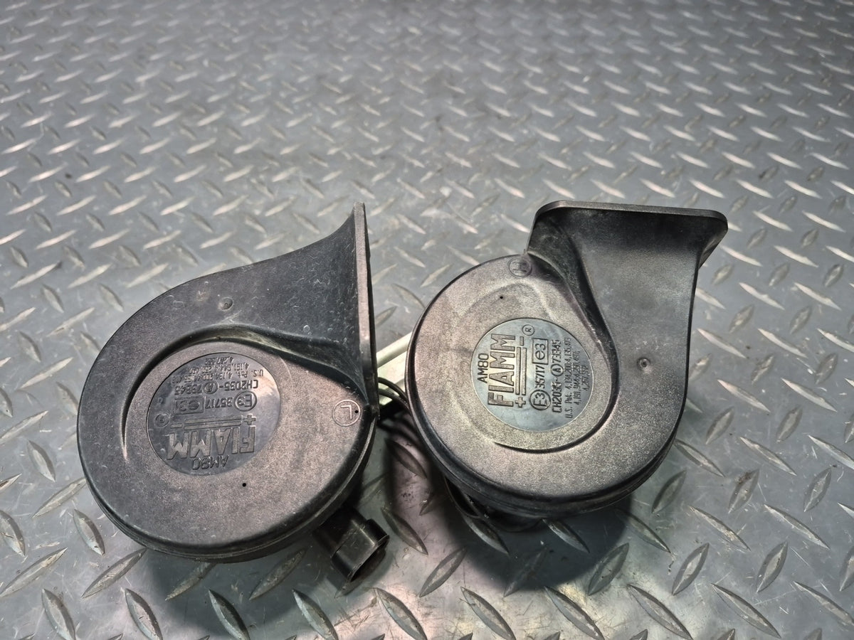 97-04 Chevrolet Corvette C5 Set of 2 High & Low Tone Note Pitch Horn Signal OEM
