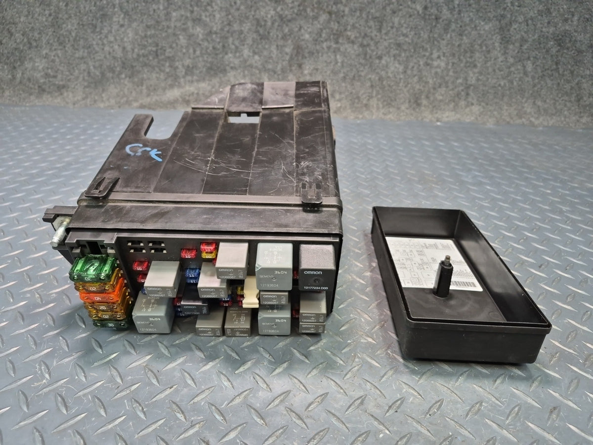1999 Chevrolet Corvette C5 Under Hood Engine Relay Fuse Box 12176988 OEM