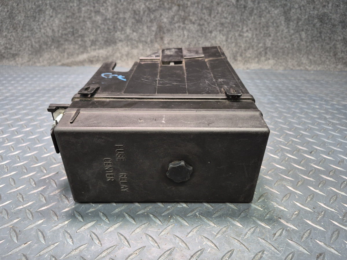1999 Chevrolet Corvette C5 Under Hood Engine Relay Fuse Box 12176988 OEM