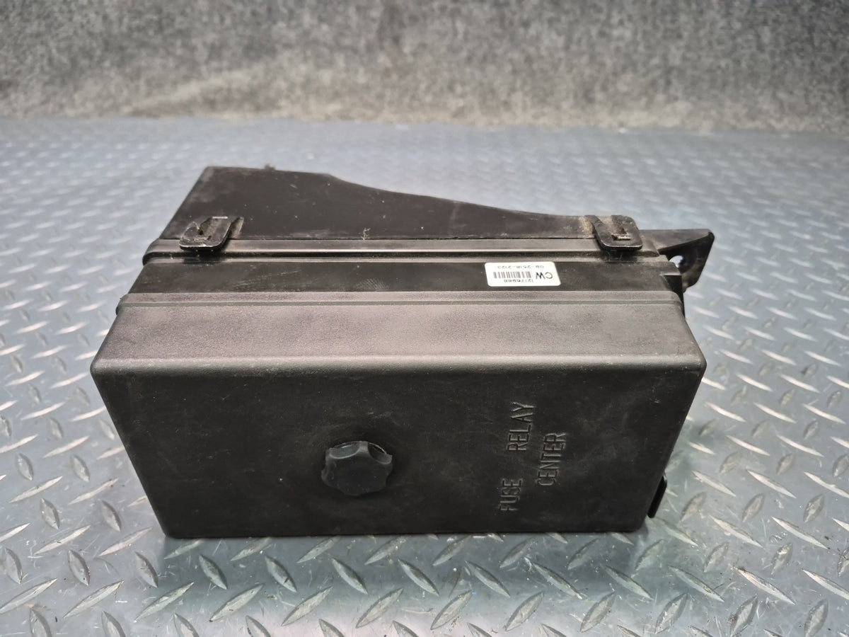 1999 Chevrolet Corvette C5 Under Hood Engine Relay Fuse Box 12176988 OEM