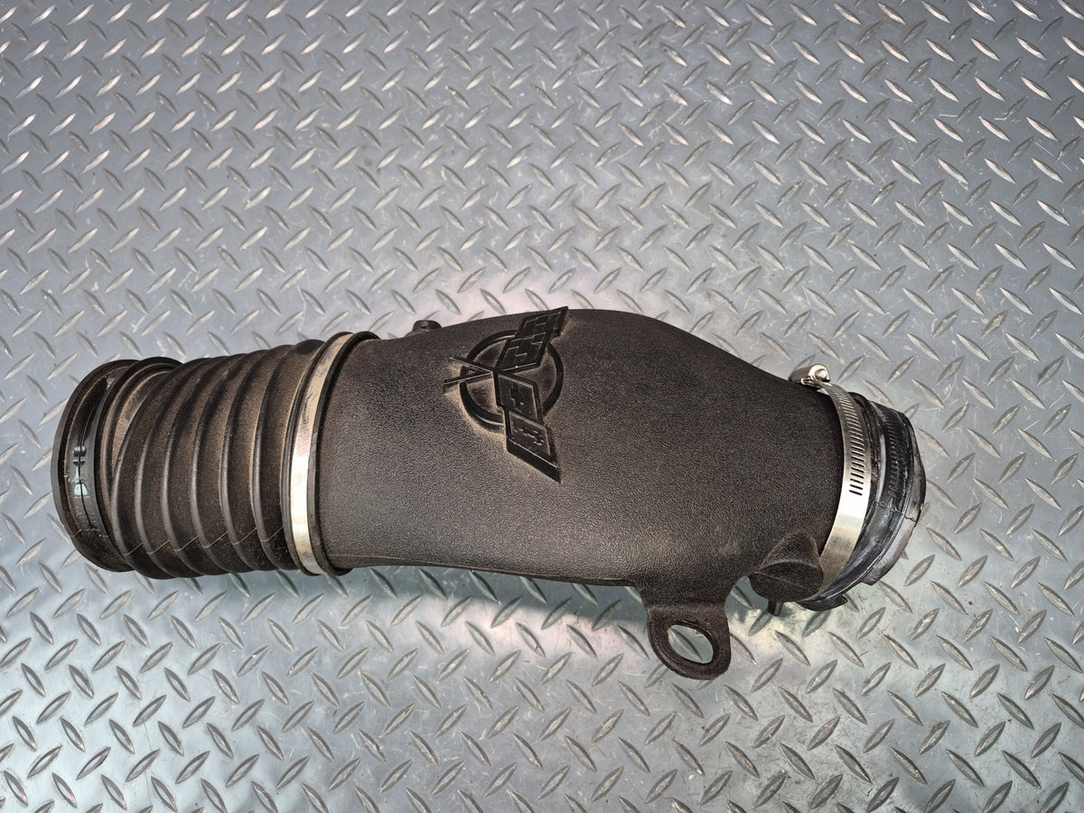 97-00 Chevrolet Corvette C5 Air Intake Duct Tube Bridge w Pipe Hose 65K OEM