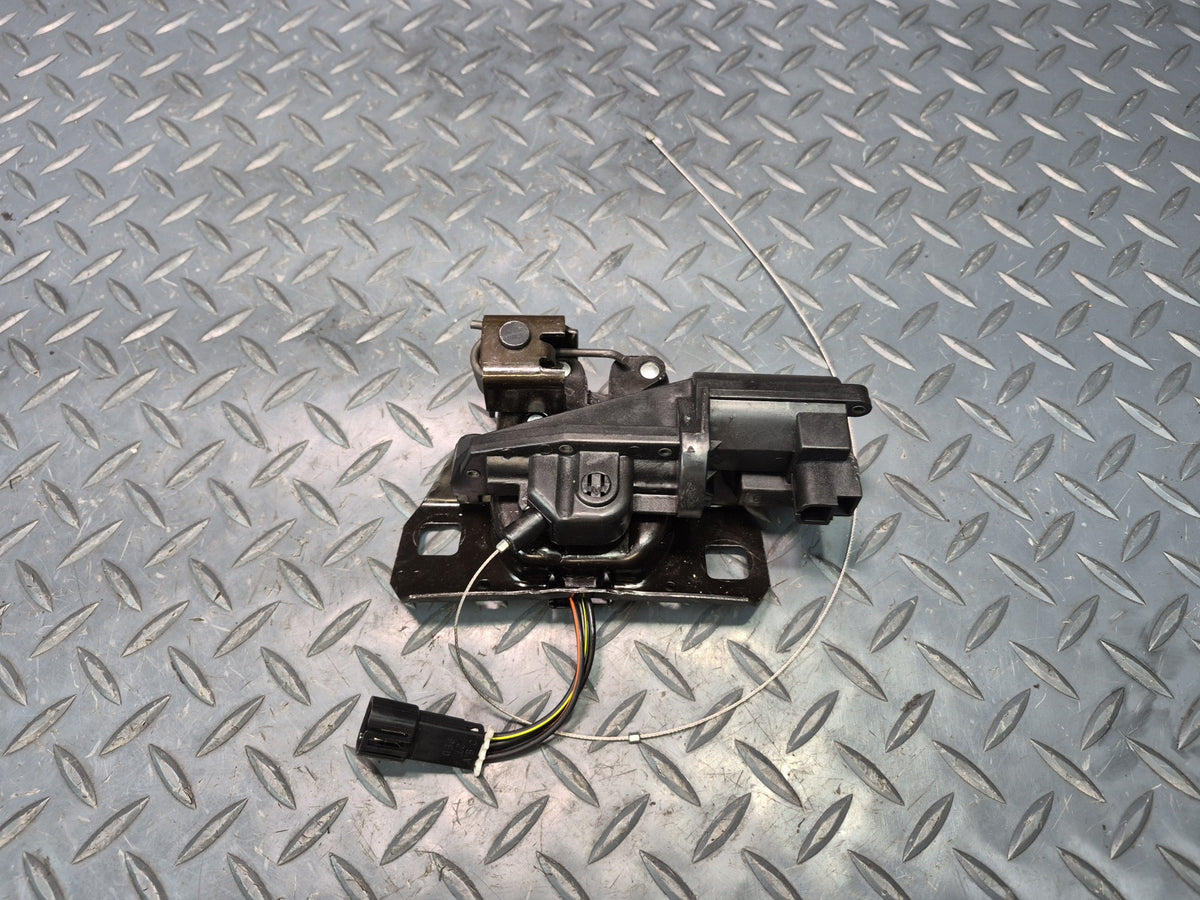 98-04 Chevy Corvette C5 Convertible Rear Trunk Lock Latch Actuator 16637699 OEM