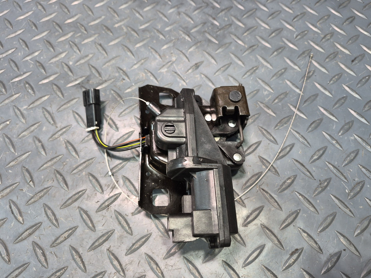 98-04 Chevy Corvette C5 Convertible Rear Trunk Lock Latch Actuator 16637699 OEM