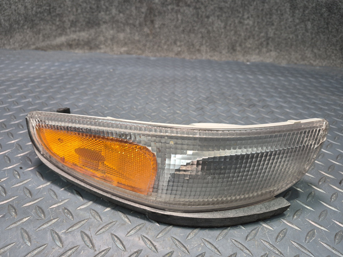97-04 Chevrolet Corvette C5 Set of 2 Front Left & Right Turn Signal Light OEM