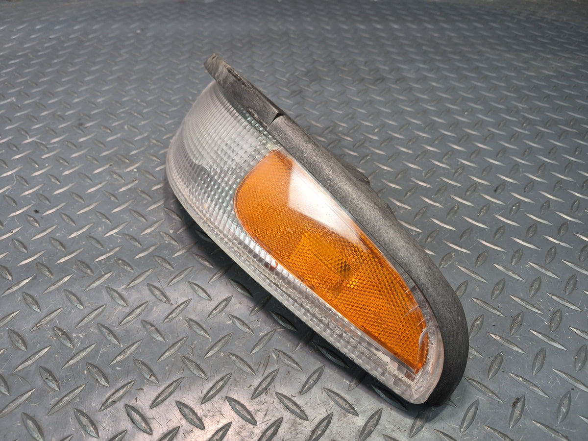 97-04 Chevrolet Corvette C5 Set of 2 Front Left & Right Turn Signal Light OEM
