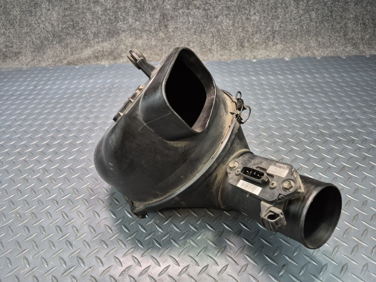 98-00 Lexus UCF20L LS400 Air Intake Cleaner Filter Box w MAF Sensor Assy OEM