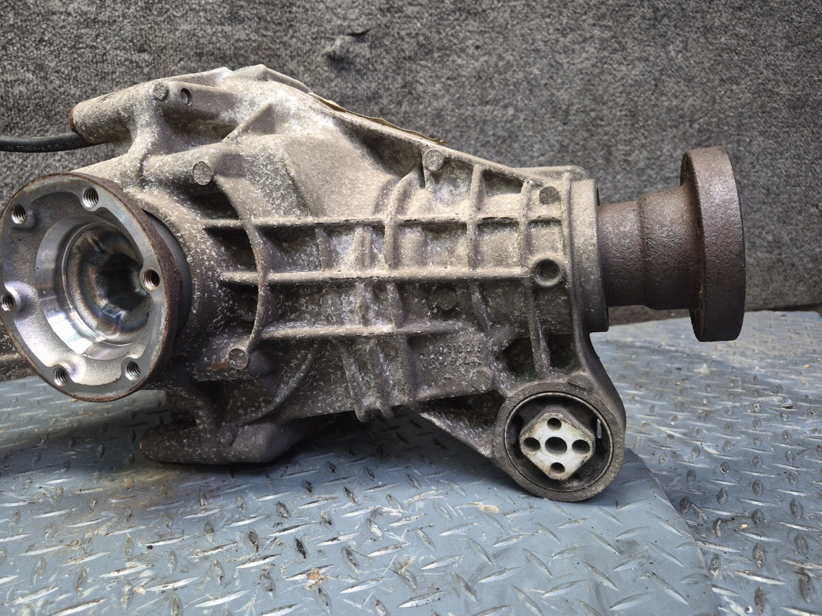 08-10 Porsche Cayenne 957 Turbo AWD Rear Axle Differential Carrier 3.27 Ratio