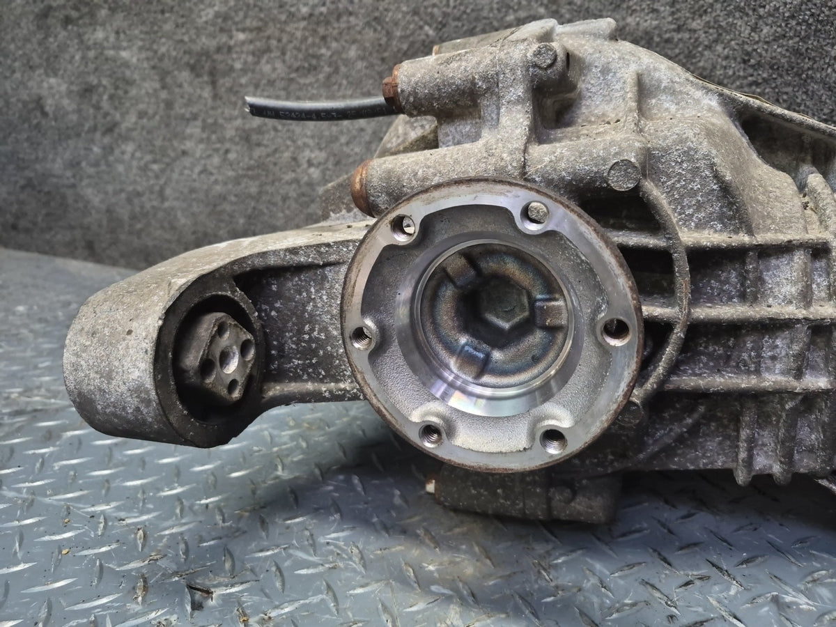 08-10 Porsche Cayenne 957 Turbo AWD Rear Axle Differential Carrier 3.27 Ratio