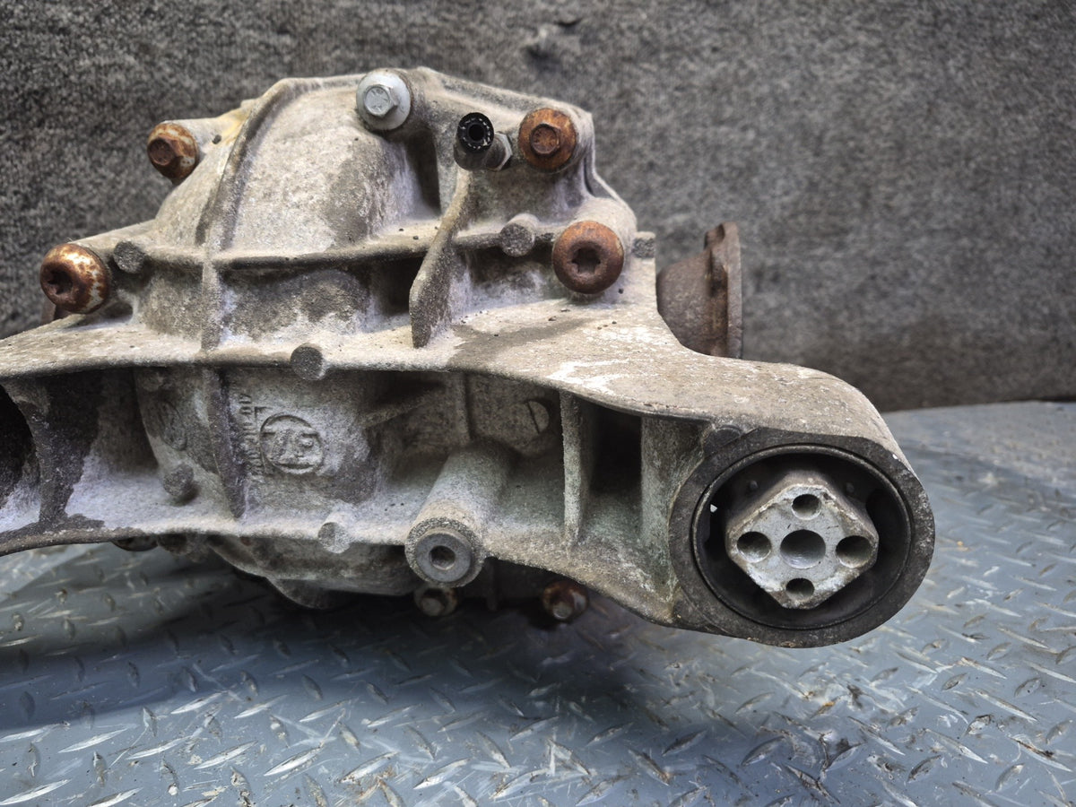 08-10 Porsche Cayenne 957 Turbo AWD Rear Axle Differential Carrier 3.27 Ratio