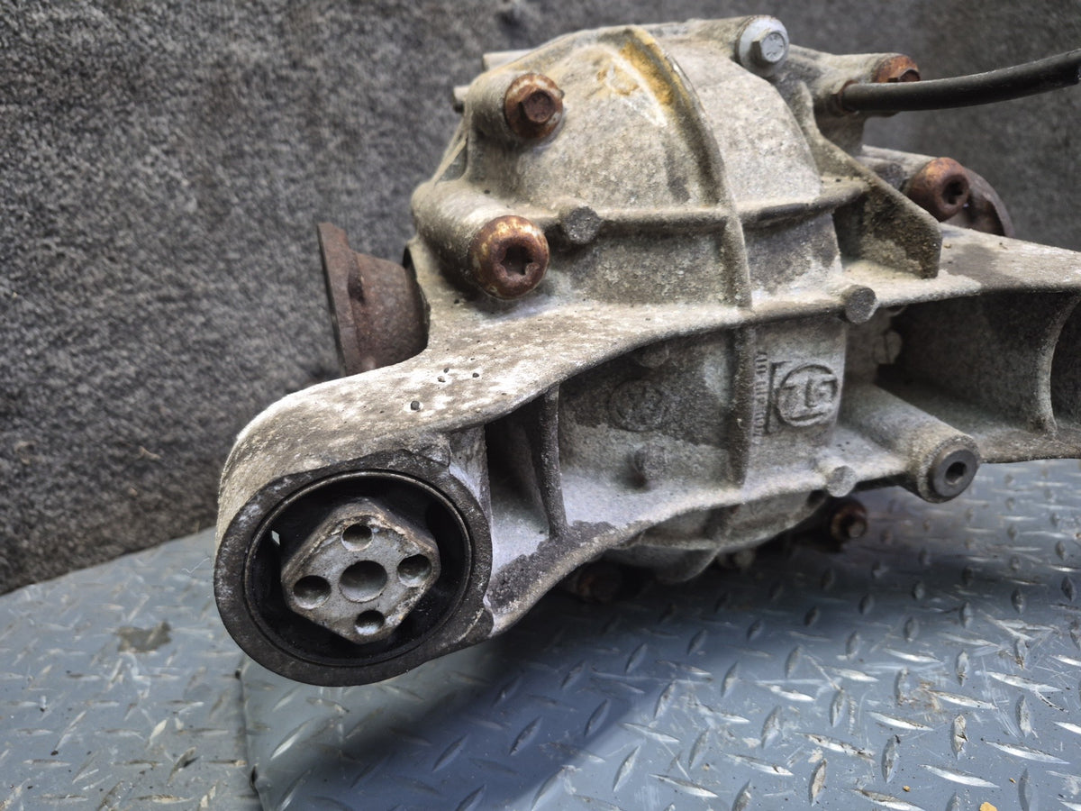 08-10 Porsche Cayenne 957 Turbo AWD Rear Axle Differential Carrier 3.27 Ratio