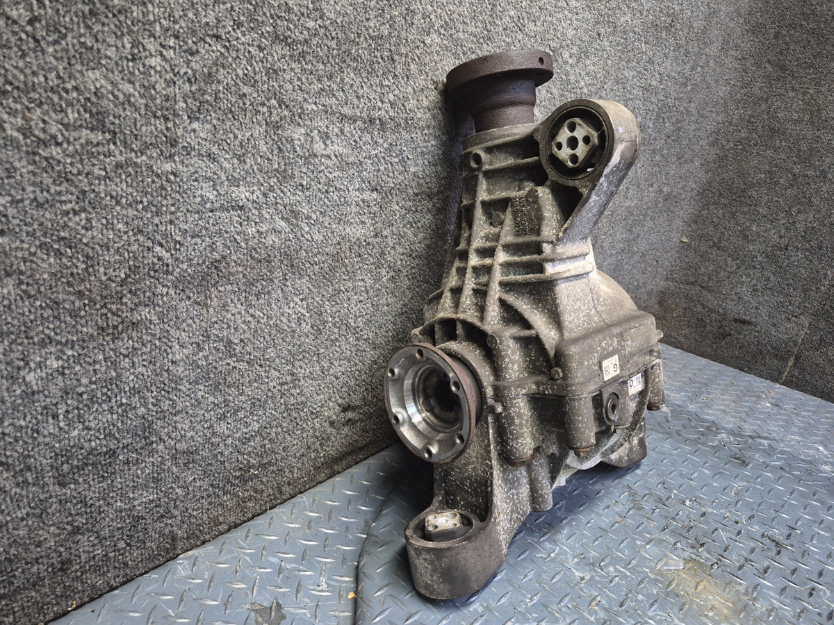 08-10 Porsche Cayenne 957 Turbo AWD Rear Axle Differential Carrier 3.27 Ratio