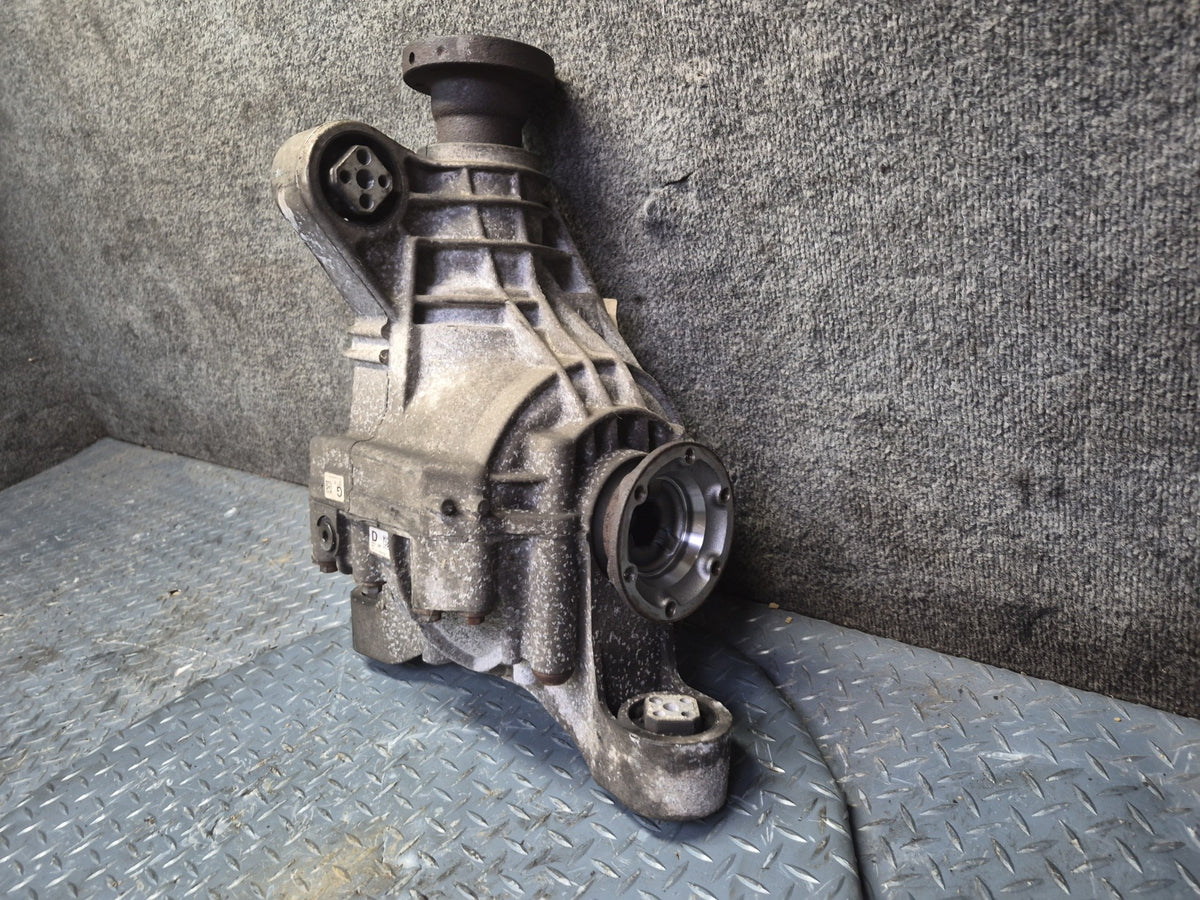 08-10 Porsche Cayenne 957 Turbo AWD Rear Axle Differential Carrier 3.27 Ratio