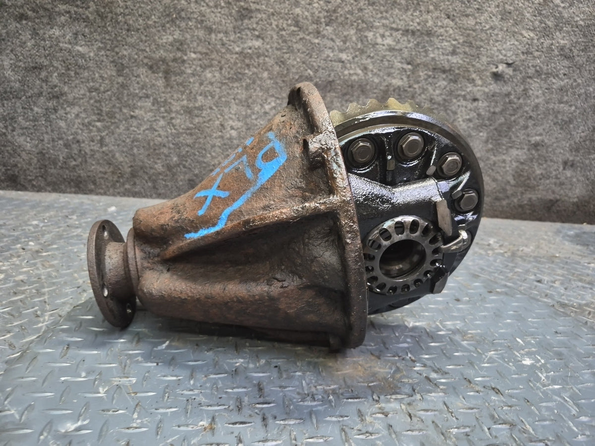 2003-2007 Lexus UZJ100L LX470 Rear Differential Axle Carrier 4.10 Ratio