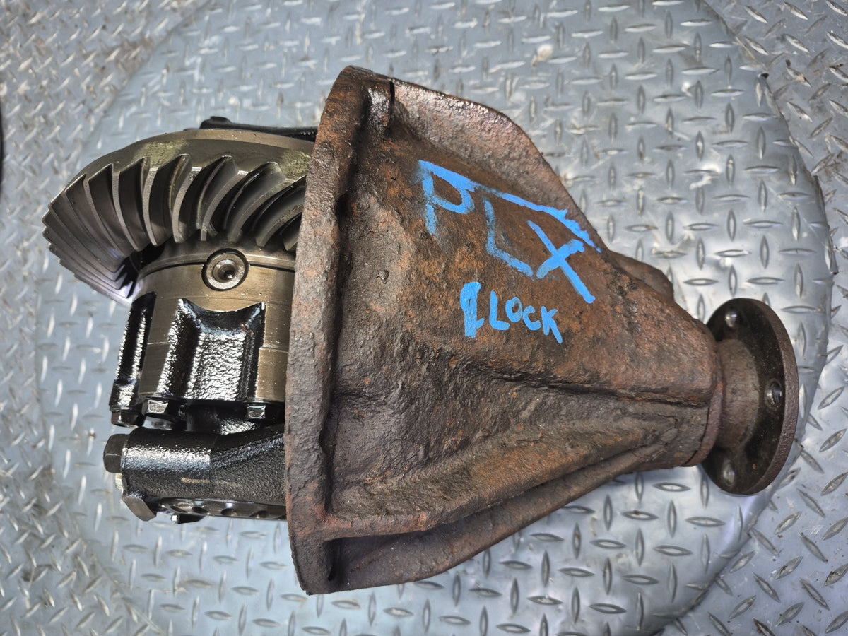 2003-2007 Lexus UZJ100L LX470 Rear Differential Axle Carrier 4.10 Ratio