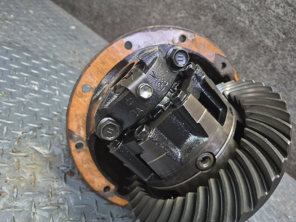 2003-2007 Lexus UZJ100L LX470 Rear Differential Axle Carrier 4.10 Ratio