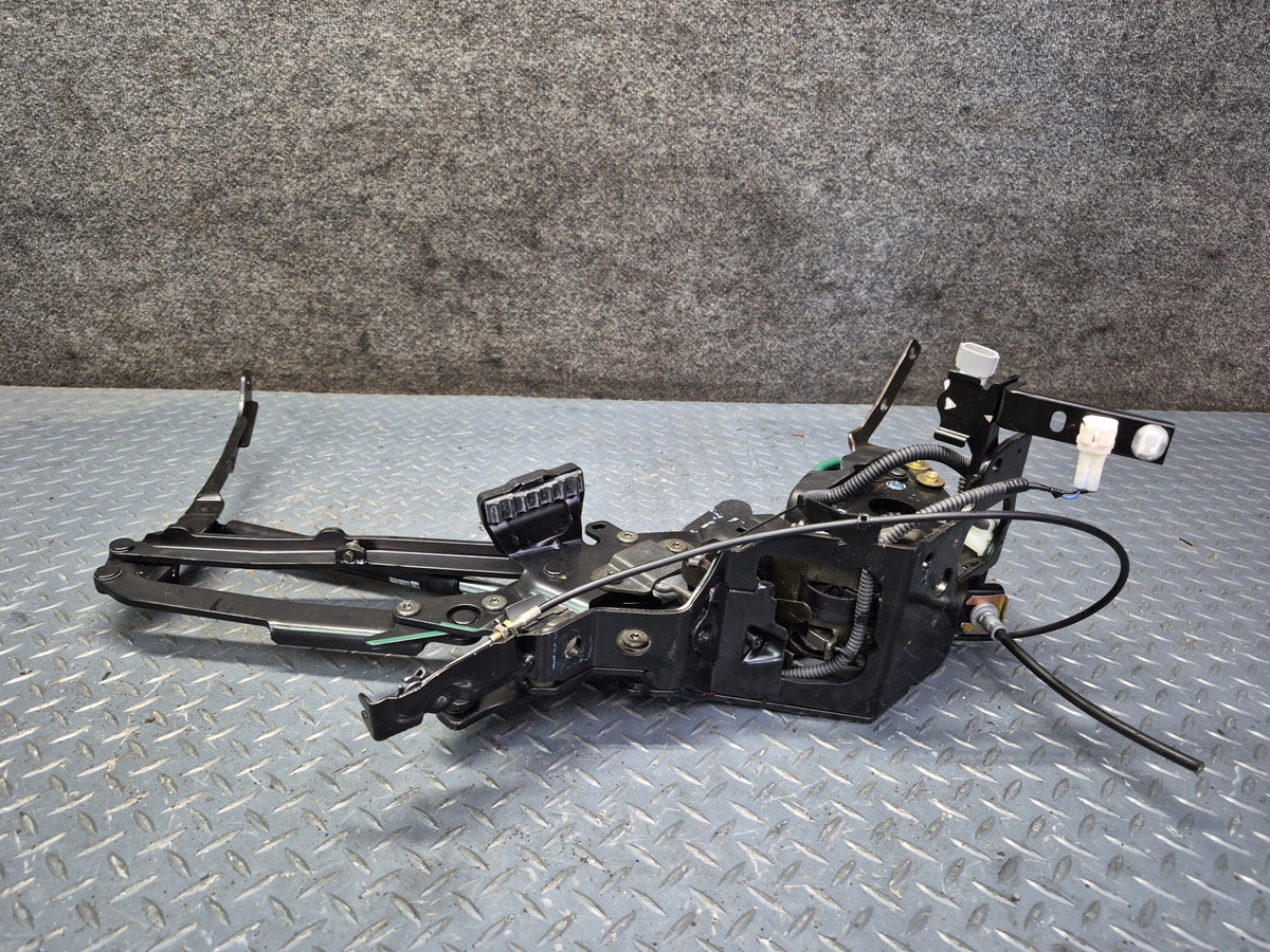 02-10 Lexus UZZ40L SC430 Rear Right Trunk Hinge Assembly OEM