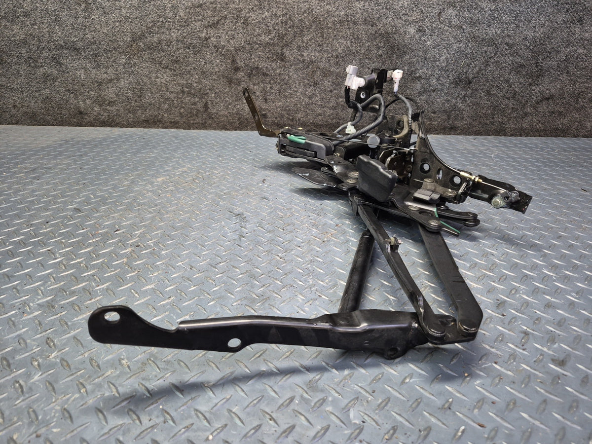 02-10 Lexus UZZ40L SC430 Rear Right Trunk Hinge Assembly OEM