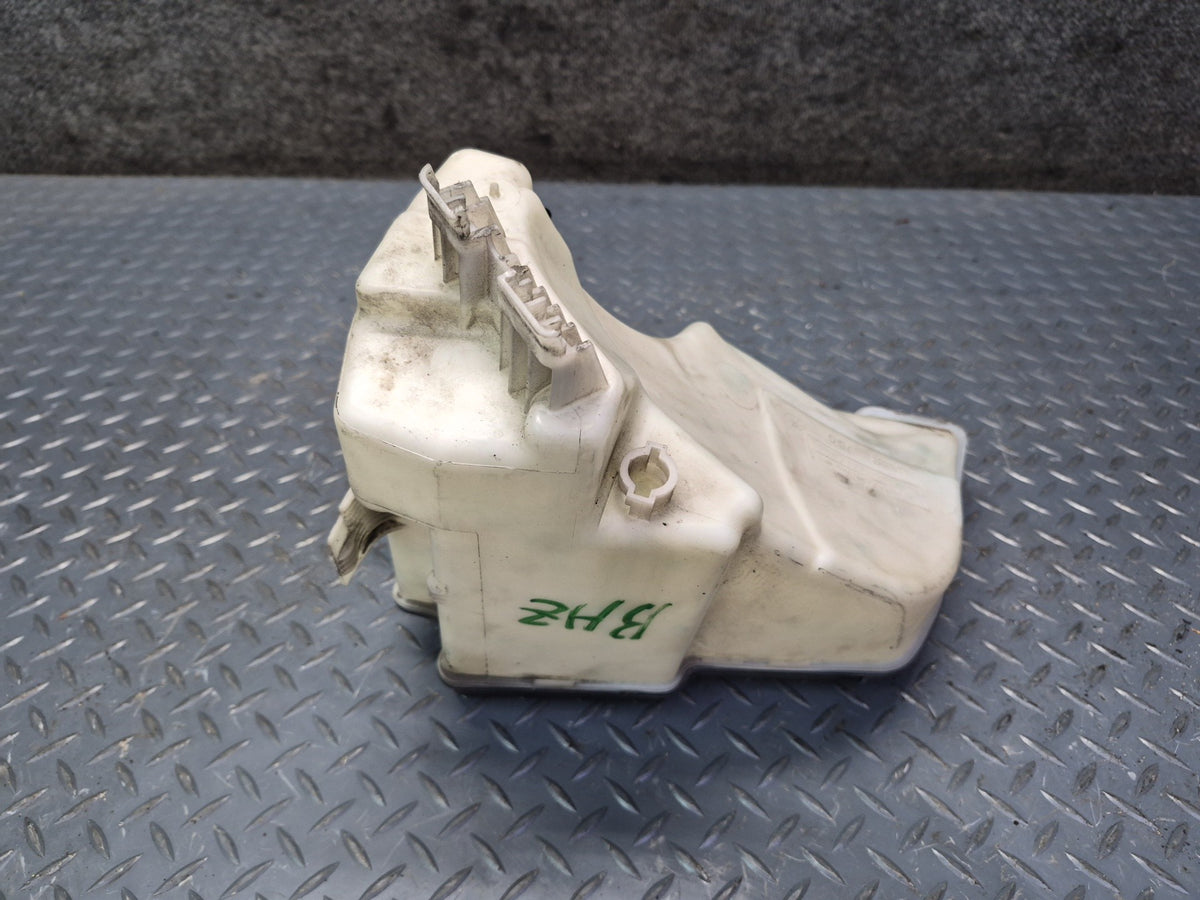 03-08 BMW E85 Z4 Windshield Washer Fluid Reservoir Tank w Pump 7110853 OEM