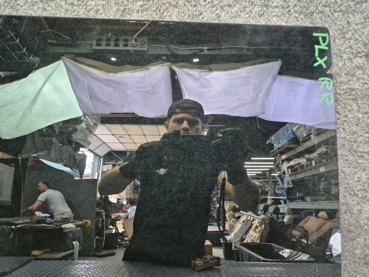 2004-2007 Lexus UZJ100L LX470 Rear Right Pass Side Door Glass Window