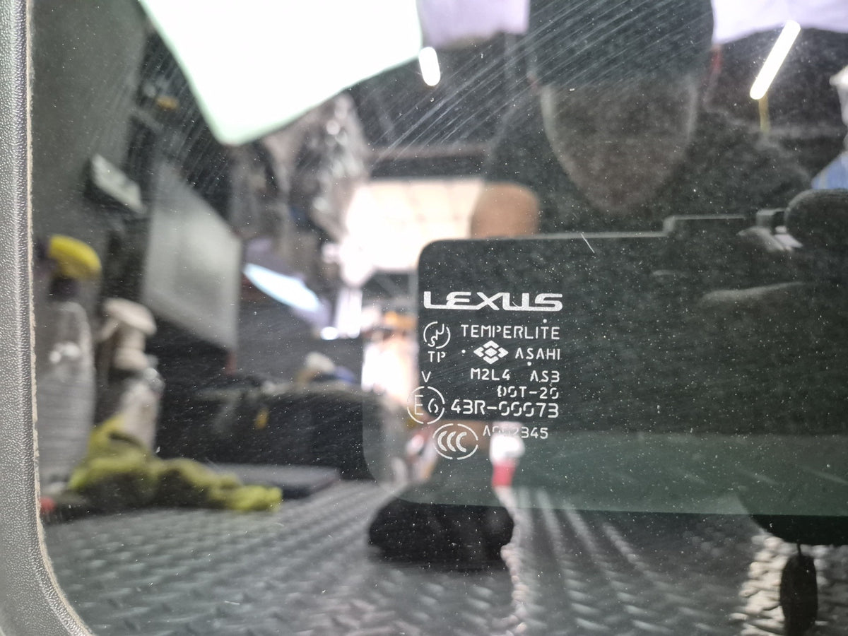 2003-2007 Lexus UZJ100L LX470 Upper Sunroof Moon Roof Window Glass Panel
