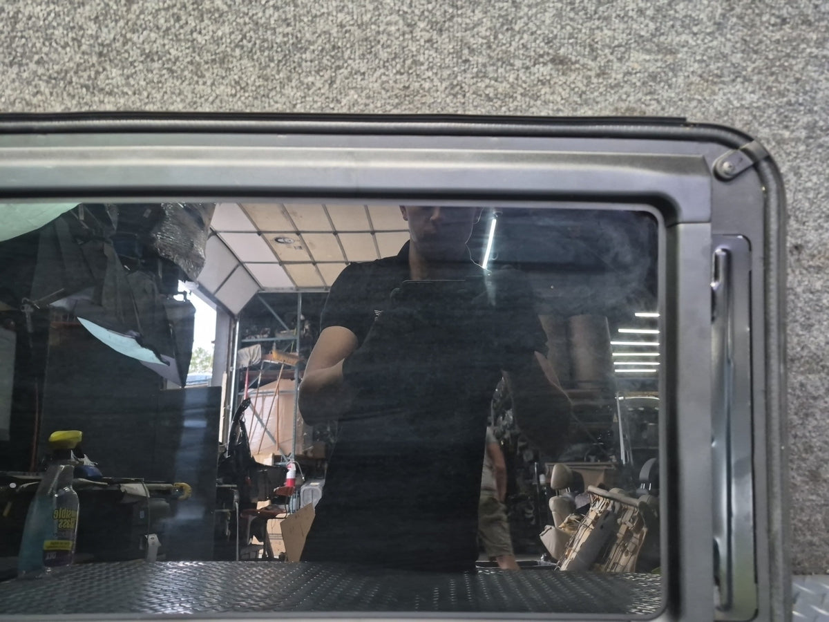 2003-2007 Lexus UZJ100L LX470 Upper Sunroof Moon Roof Window Glass Panel