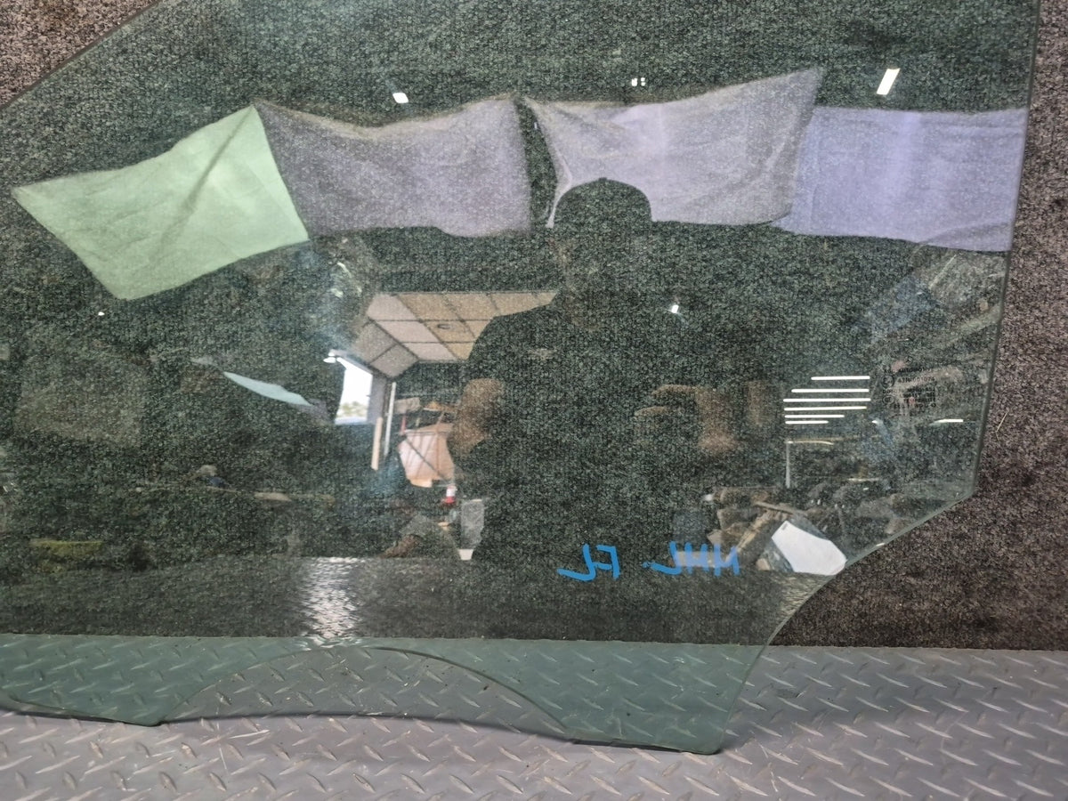 2012-2019 Mercedes X166 W166 ML GLE Front Left Driver Side Door Glass Window