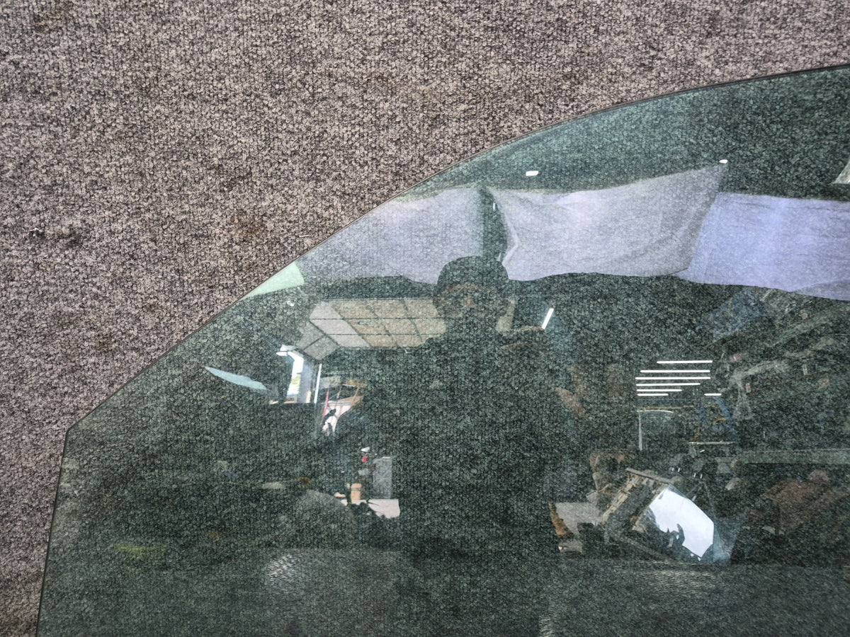 2012-2019 Mercedes X166 W166 ML GLE Front Left Driver Side Door Glass Window