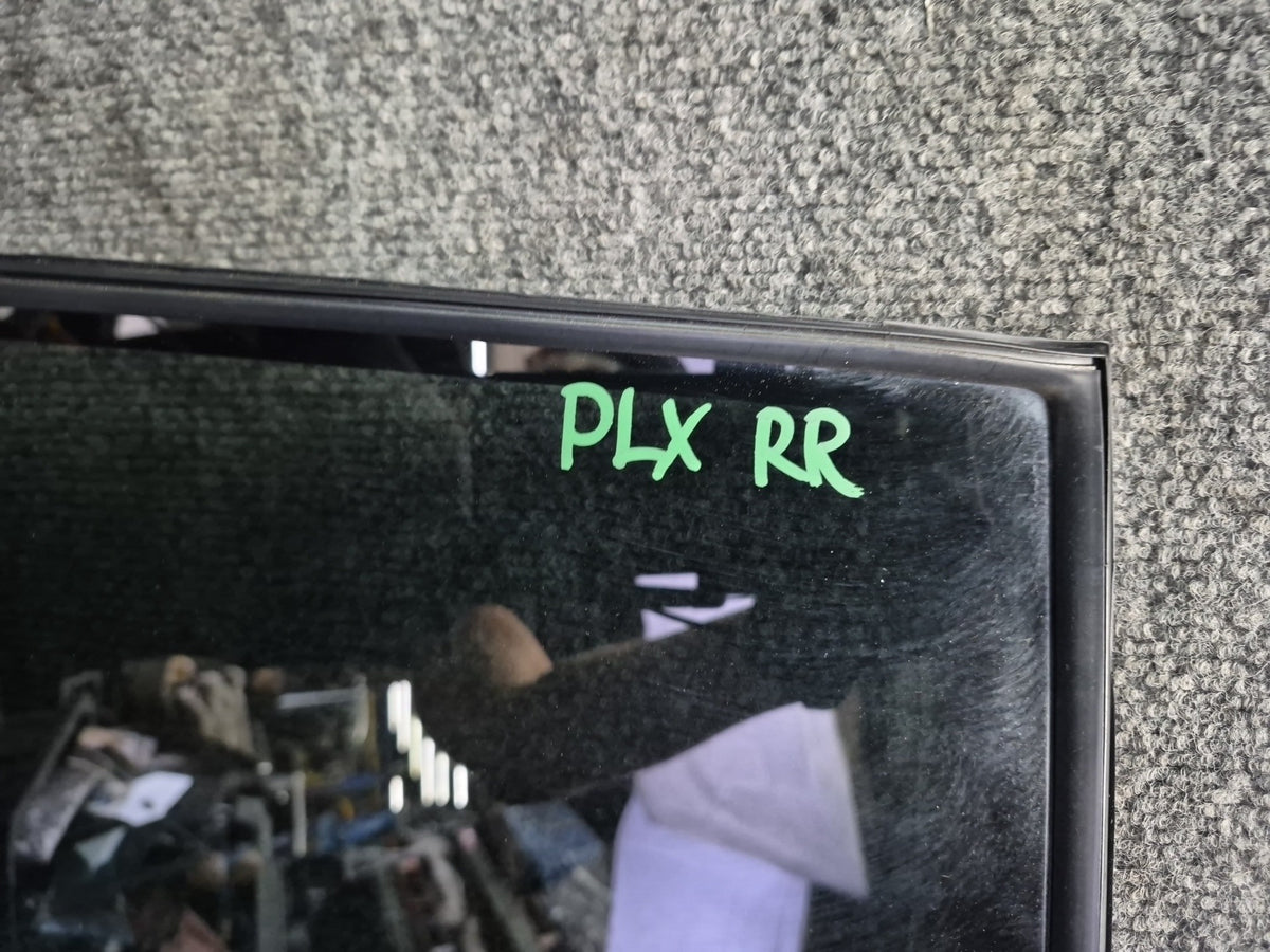 2003-2007 Lexus UZJ100L LX470 Rear Right Side Door Vent Fixed Glass Window