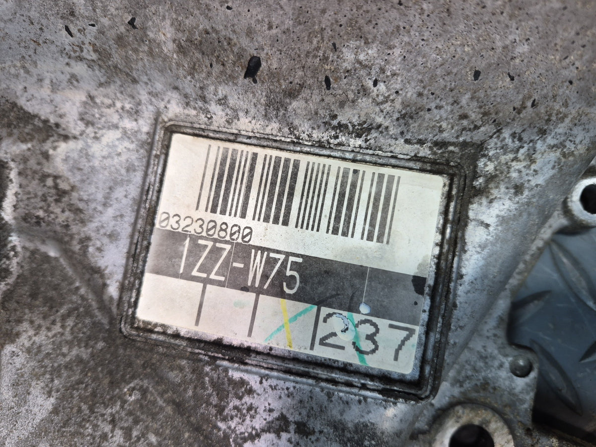 03-05 Toyota ZZW30L MR2 Spyder 1.8L 1ZZFE Engine Motor Timing Plate Cover OEM