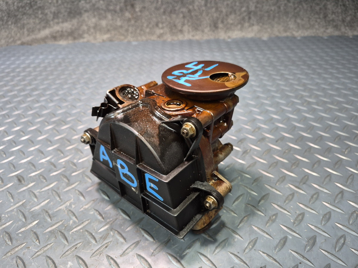 1997 BMW E31 840Ci M62 Engine Motor Oil Pump 1745896