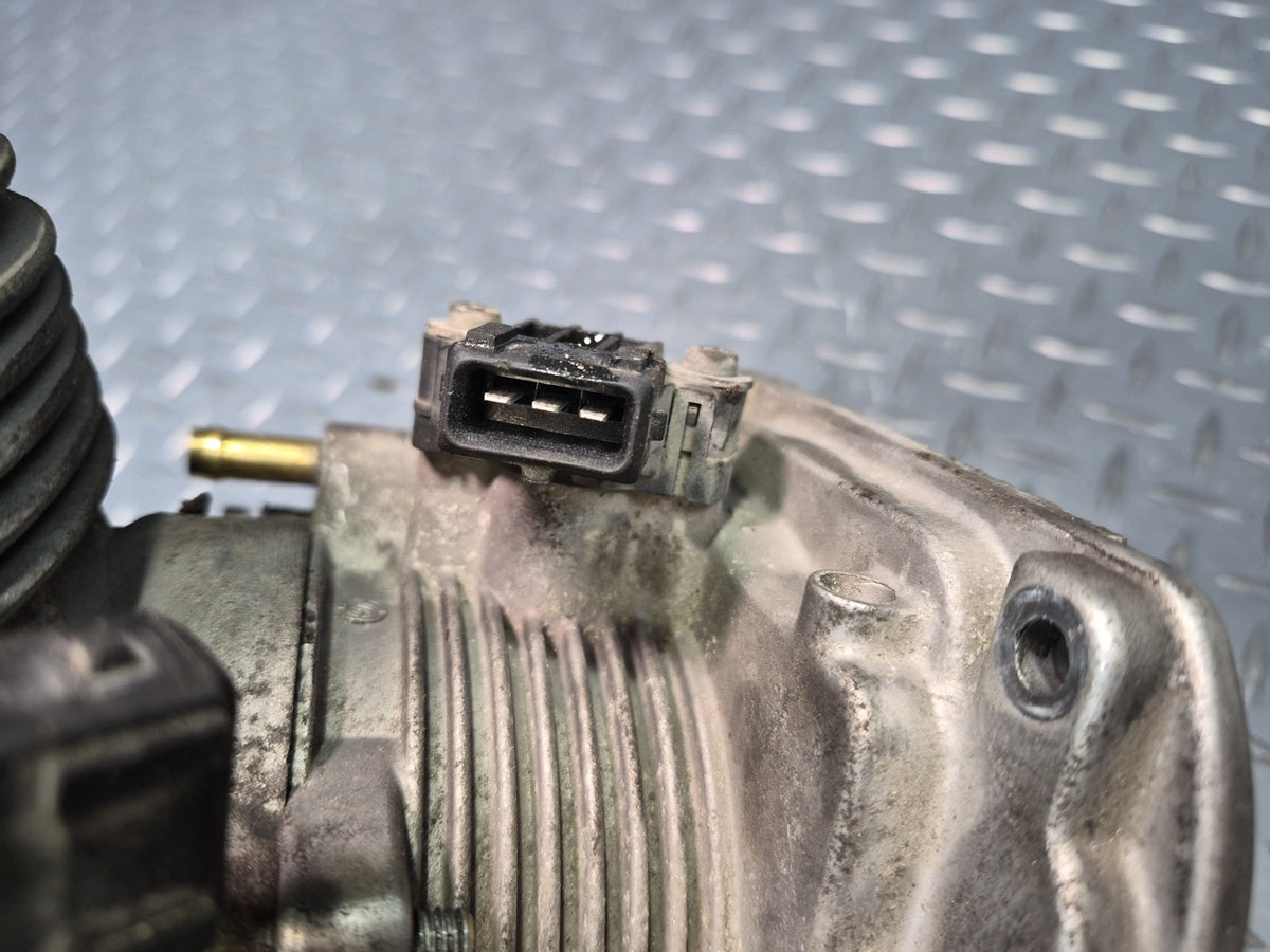 1994-1997 BMW E31 840Ci M62 Engine Throttle Body w Pipe