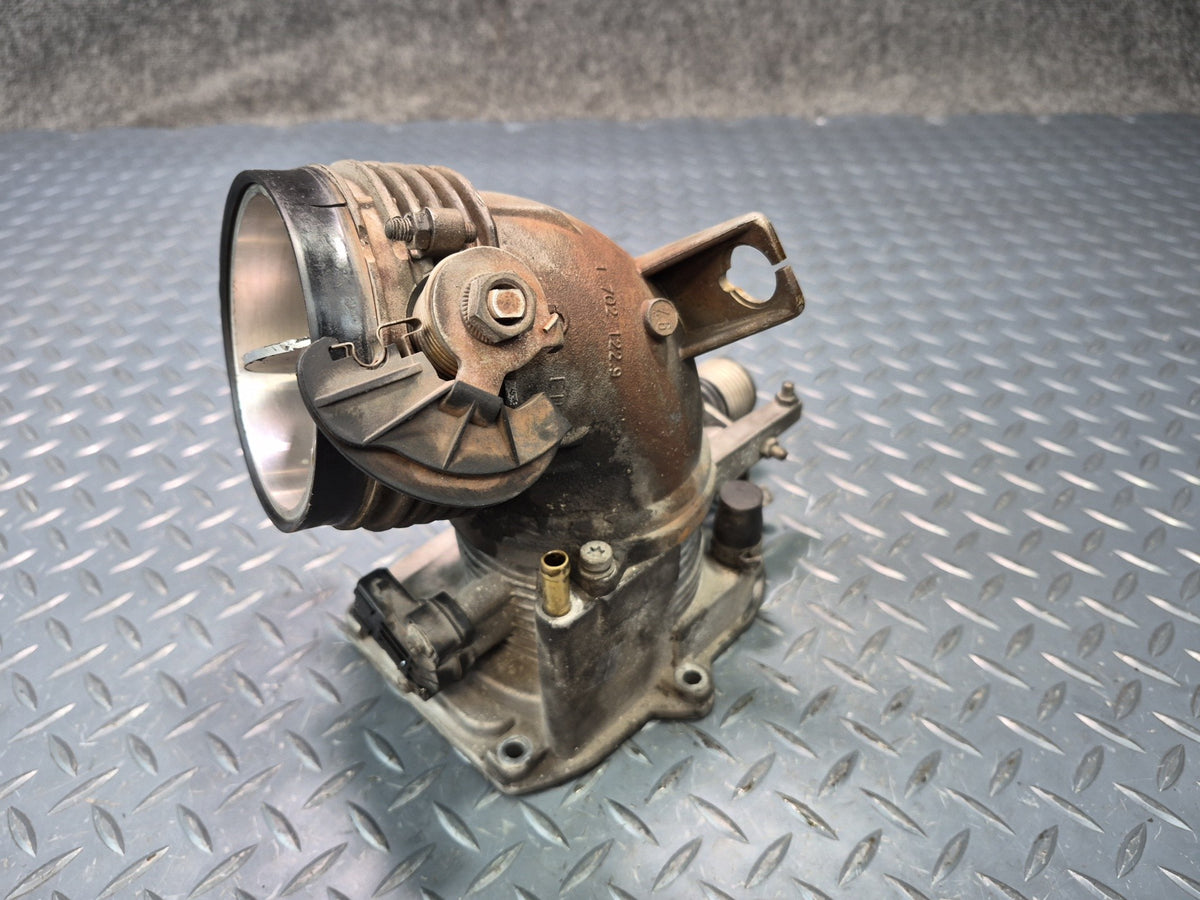 1994-1997 BMW E31 840Ci M62 Engine Throttle Body w Pipe