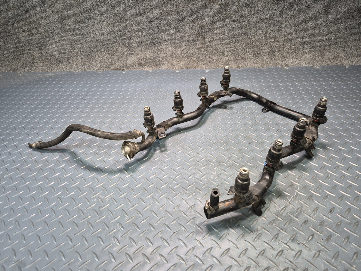 1996-1997 BMW E31 840Ci M62 Fuel Rail Injector Set 152k Miles