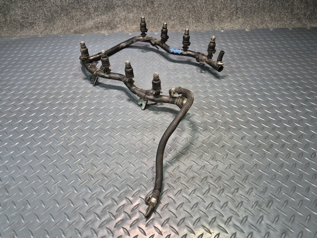 1996-1997 BMW E31 840Ci M62 Fuel Rail Injector Set 152k Miles