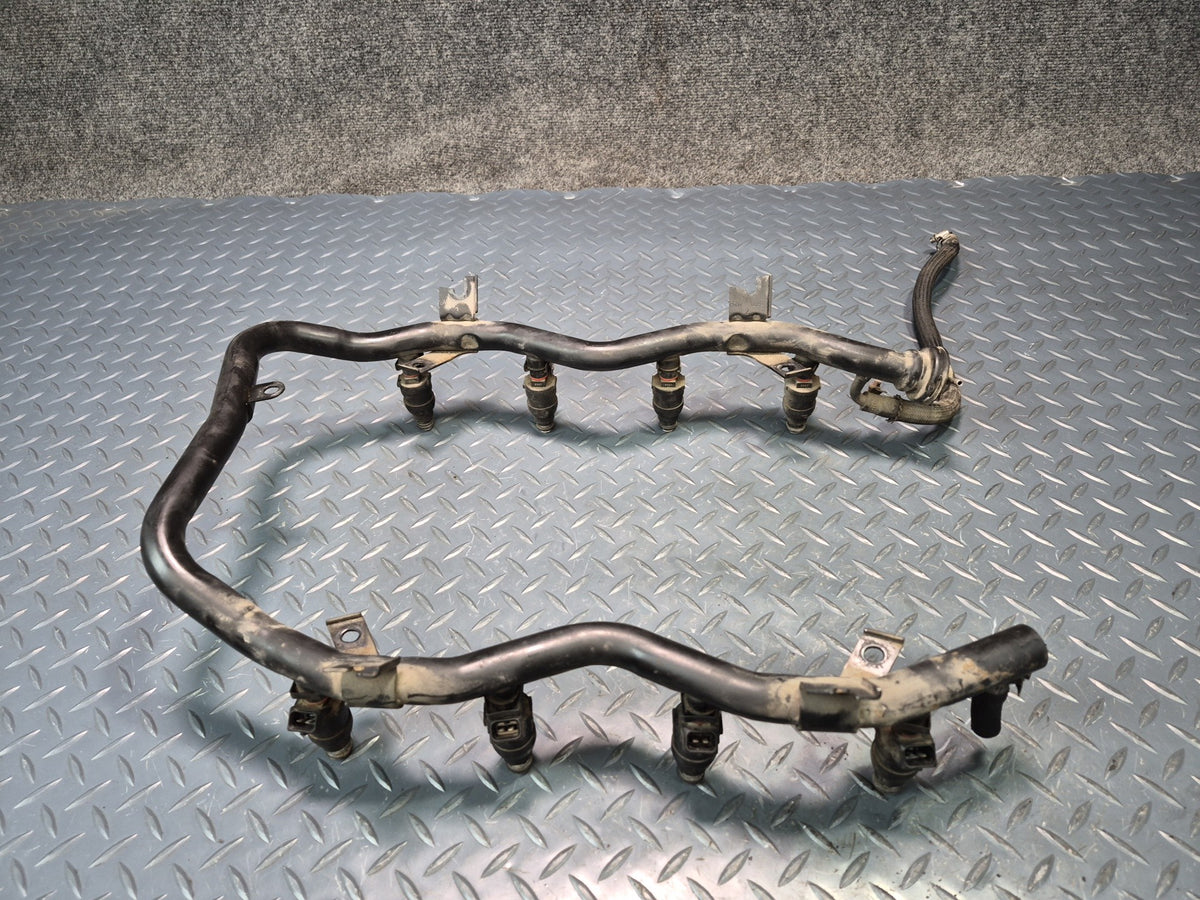 1996-1997 BMW E31 840Ci M62 Fuel Rail Injector Set 152k Miles
