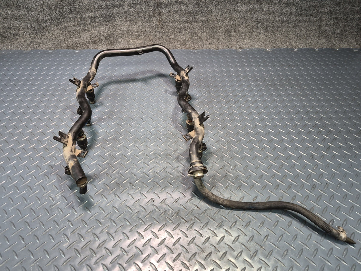 1996-1997 BMW E31 840Ci M62 Fuel Rail Injector Set 152k Miles