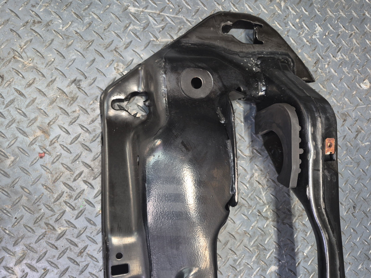 2014-2018 BMW F15 X5 8HP-75 Transmission Crossmember Gearbox Support Bracket