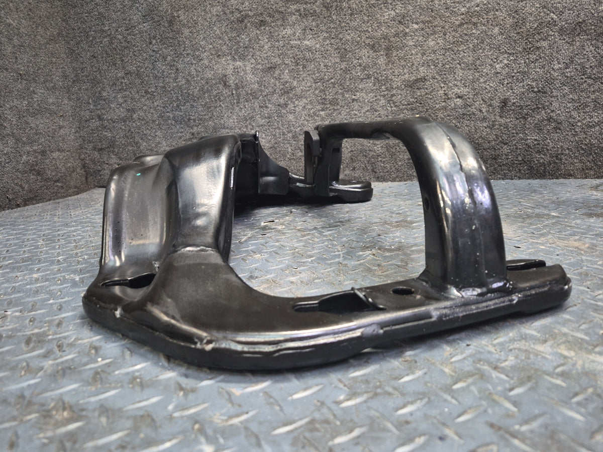2014-2018 BMW F15 X5 8HP-75 Transmission Crossmember Gearbox Support Bracket